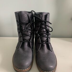 Roots Tribal Boots- Blue Leather Size 5